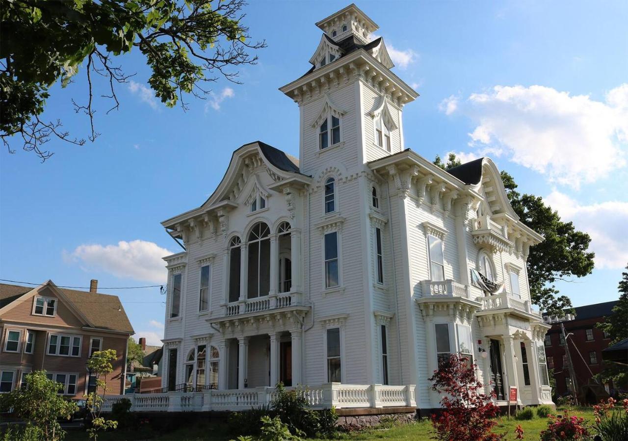 The Wedding Cake House Bed & Breakfast Providence Exterior photo